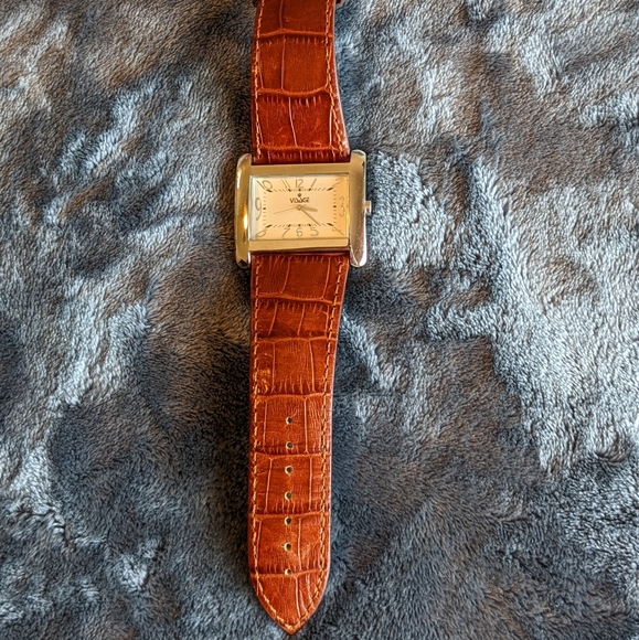 Visage Watch - Picture 7 of 7